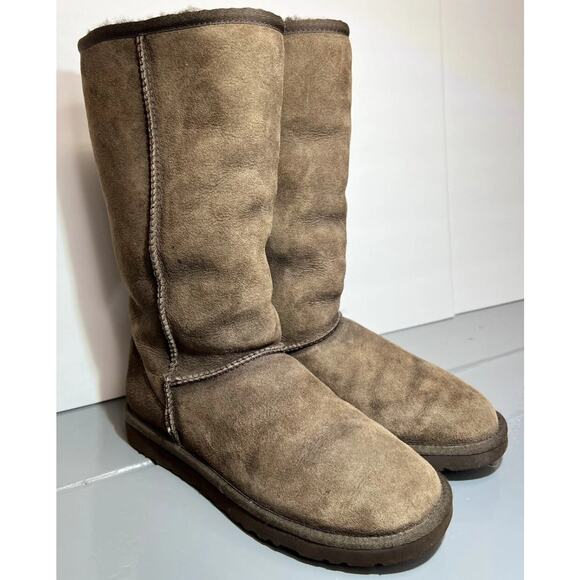 UGG Classic Tall Women’s Size 8 5815 Shearling Dark Brown Winter Boots 12”